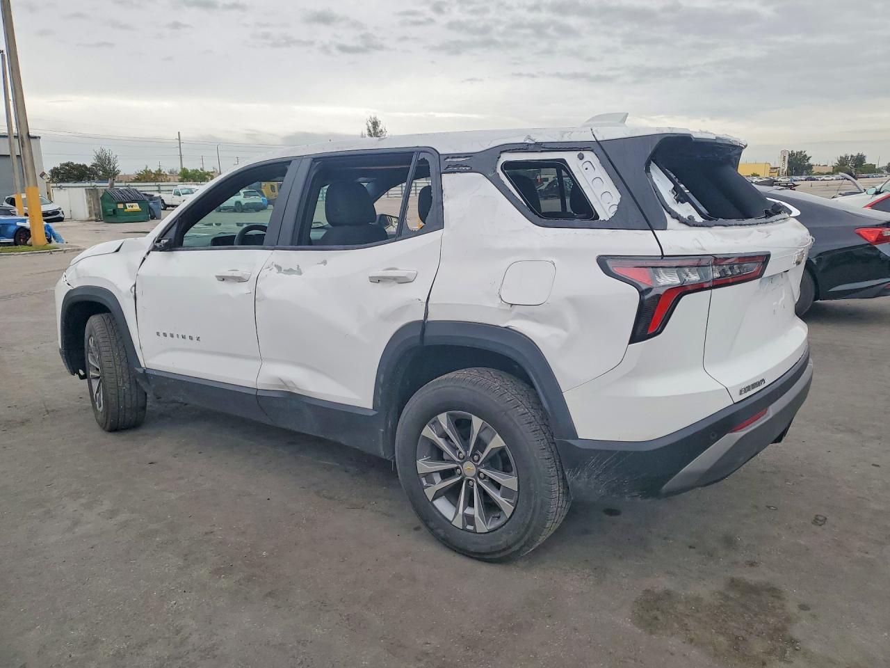 2025 CHEVROLET EQUINOX, VIN 3GNAXHEG5SL207128 — Photo 2