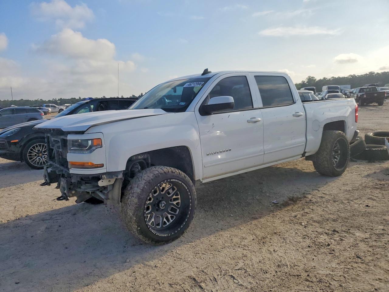 2017 CHEVROLET SILVERADO — VIN 3GCUKREC5HG386120 — Copart photograph