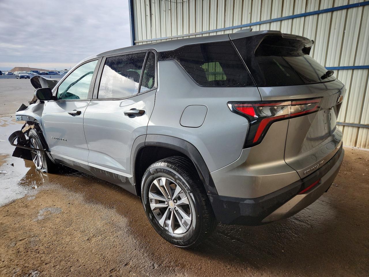 2025 CHEVROLET EQUINOX, VIN 3GNAXPEG6SL323304 — Photo 2