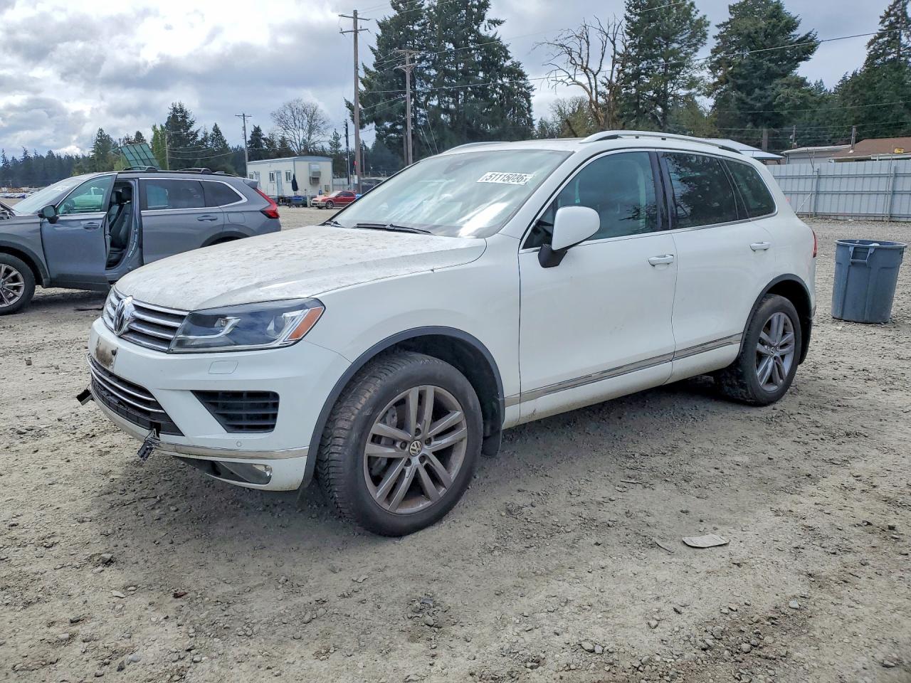 2016 VOLKSWAGEN TOUAREG — VIN WVGEF9BP9GD010835 — Copart photograph