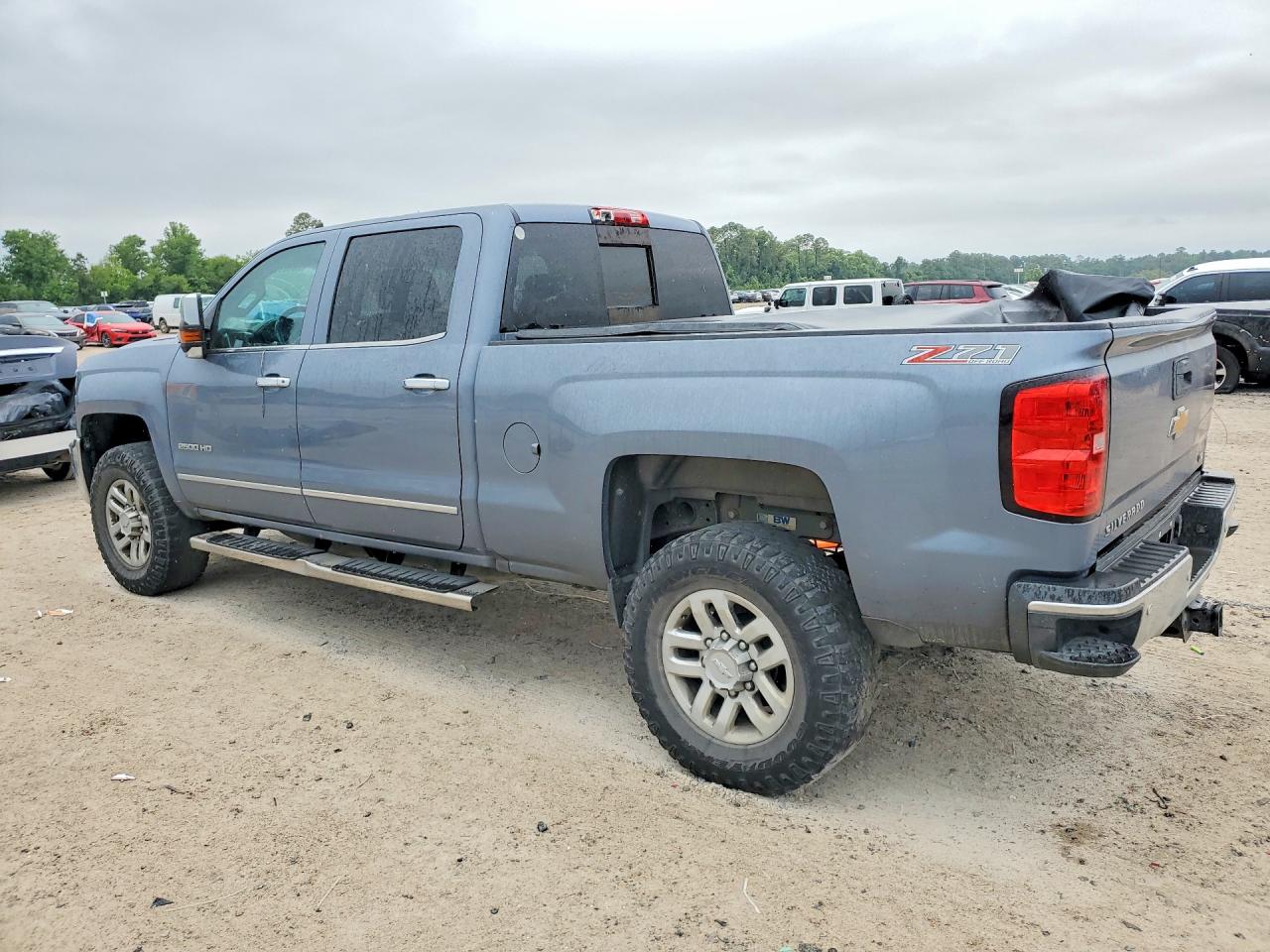 2016 CHEVROLET SILVERADO, VIN 1GC1KWE82GF115920 — Photo 2