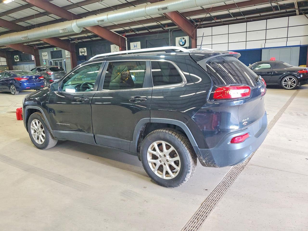 2015 JEEP CHEROKEE, VIN 1C4PJMCS7FW793075 — Photo 2