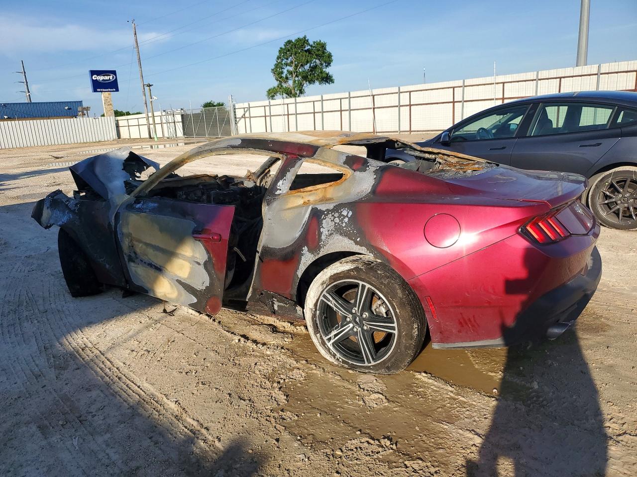 2025 FORD MUSTANG, VIN 1FA6P8TH6S5120967 — Photo 2