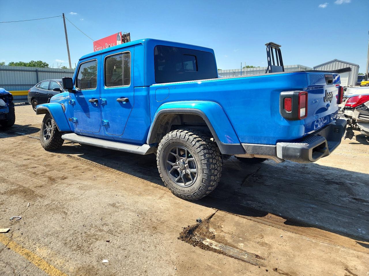 2025 JEEP GLADIATOR, VIN 1C6PJTAG5SL532510 — Photo 2