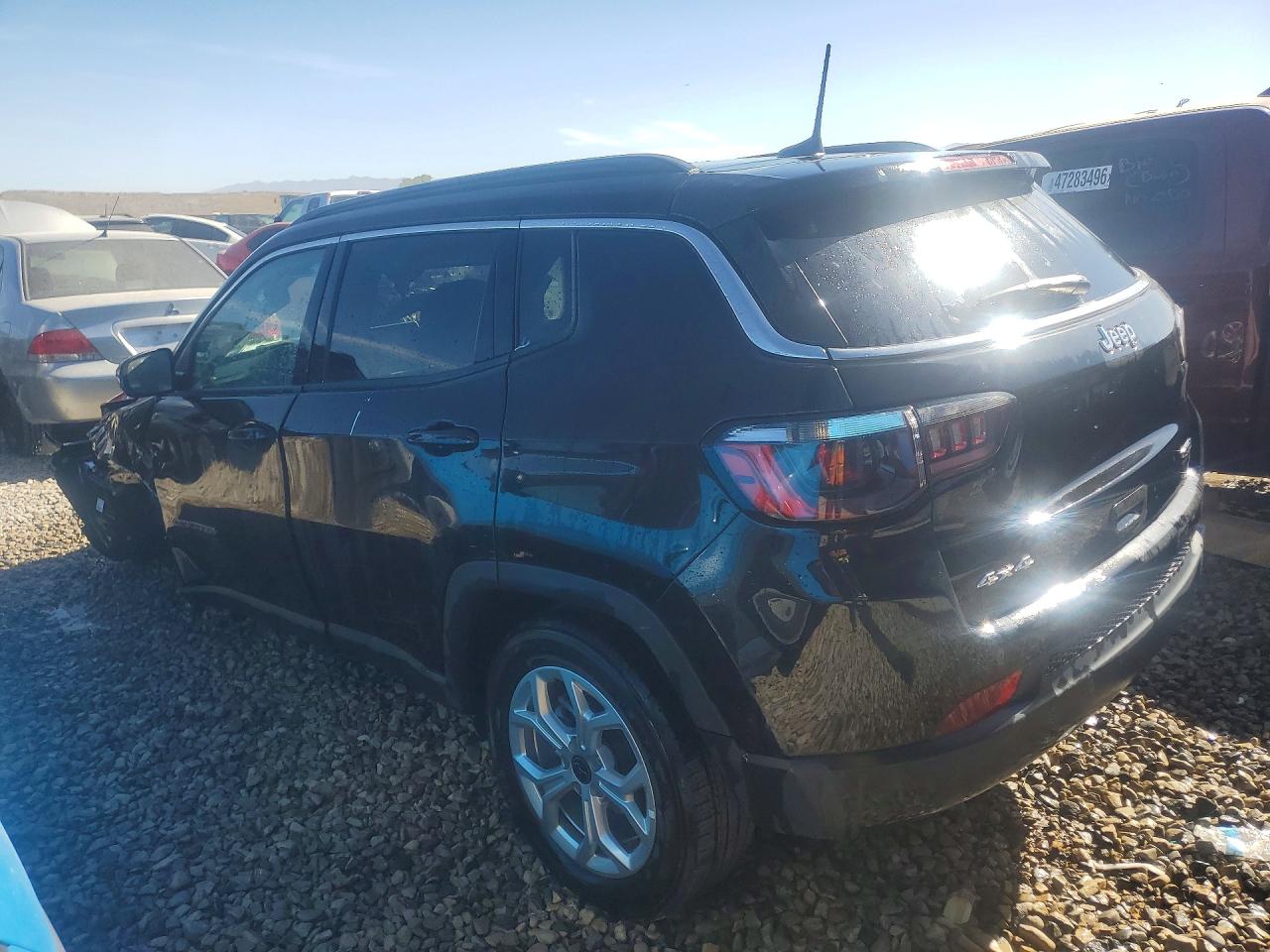 2025 JEEP COMPASS, VIN 3C4NJDBN6ST547105 — Photo 2