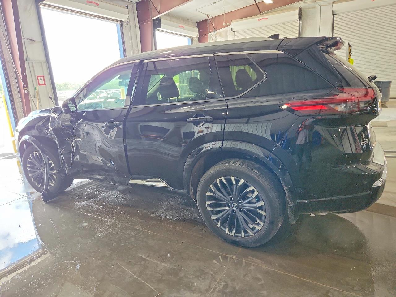 2025 NISSAN ROGUE, VIN JN8BT3DD2SW471814 — Photo 2