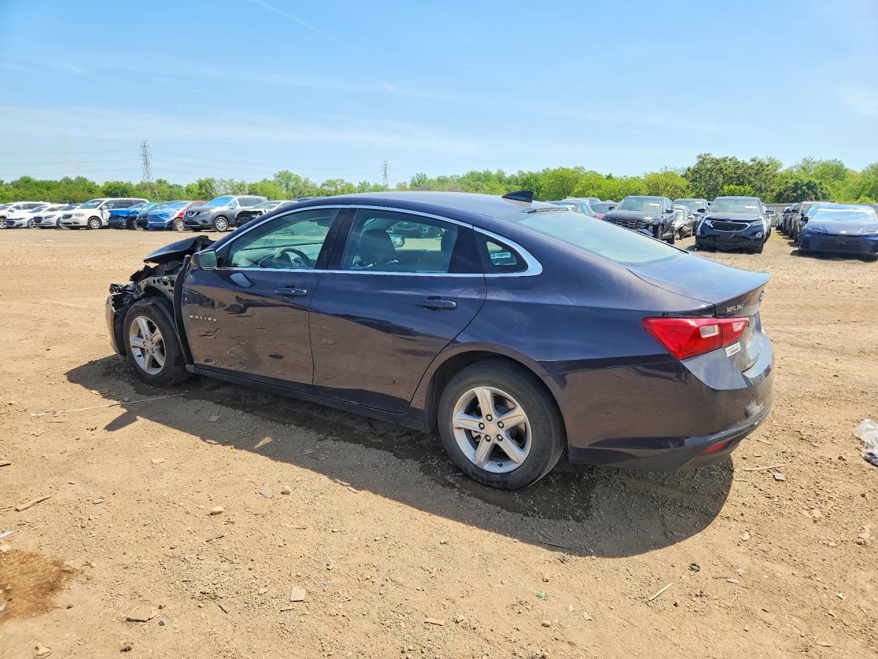 2025 CHEVROLET MALIBU, VIN 1G1ZB5ST8SF109157 — Photo 2