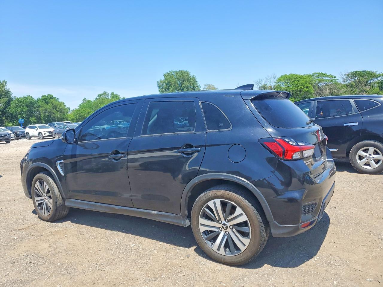 2021 MITSUBISHI OUTLANDER SPORT, VIN JA4ARUAU3MU026748 — Photo 2