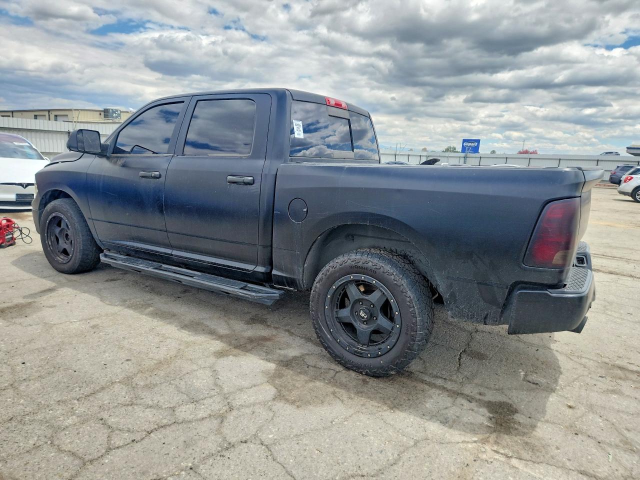 2011 DODGE RAM 1500, VIN 1D7RV1CT1BS508883 — Photo 2
