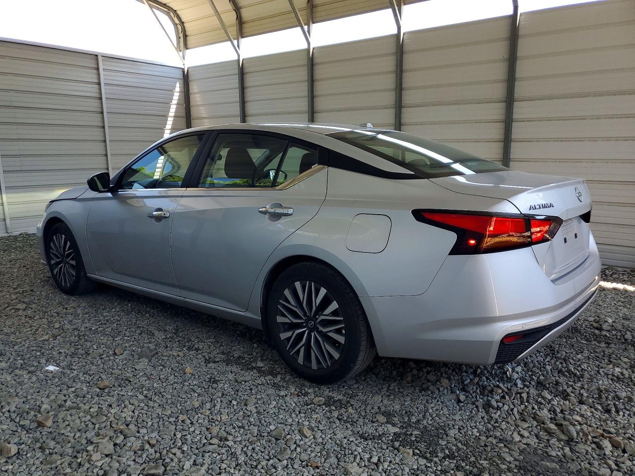 2025 NISSAN ALTIMA, VIN 1N4BL4DV2SN379446 — Photo 2
