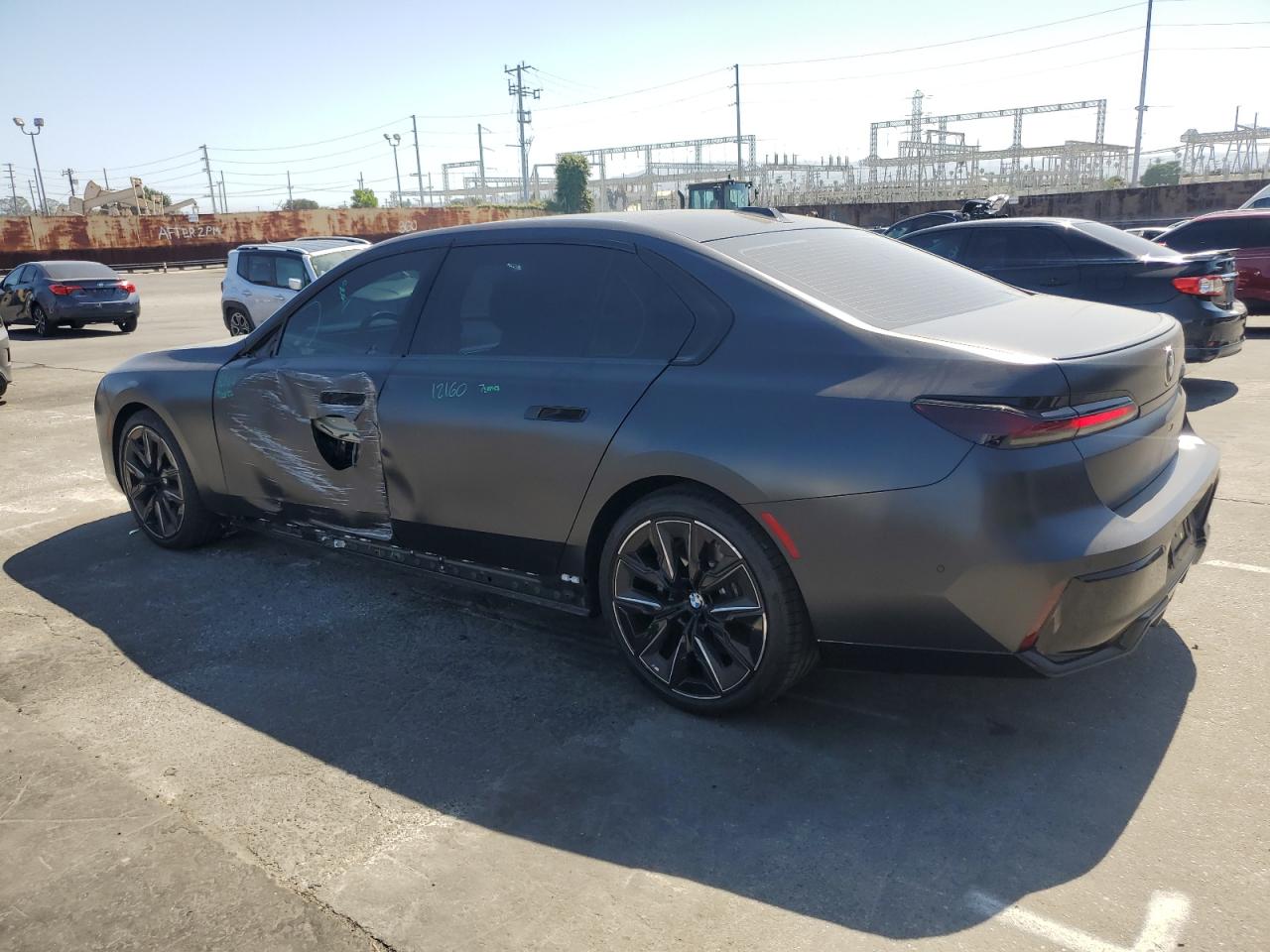 2025 BMW 740, VIN WBA23EH00SCT24226 — Photo 2