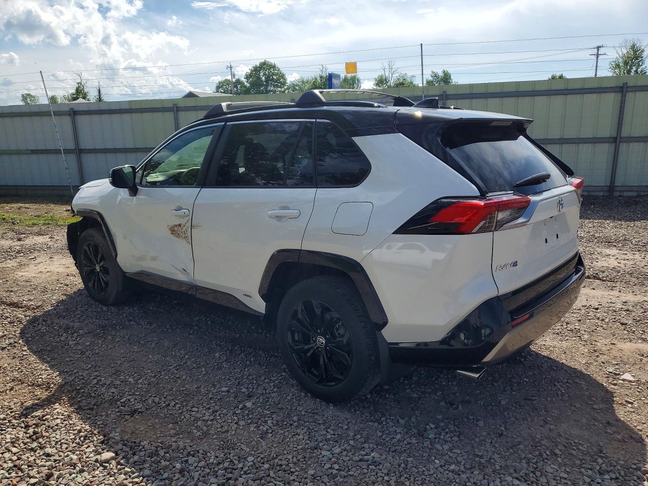 2025 TOYOTA RAV4, VIN JTME6RFV6SD570852 — Photo 2