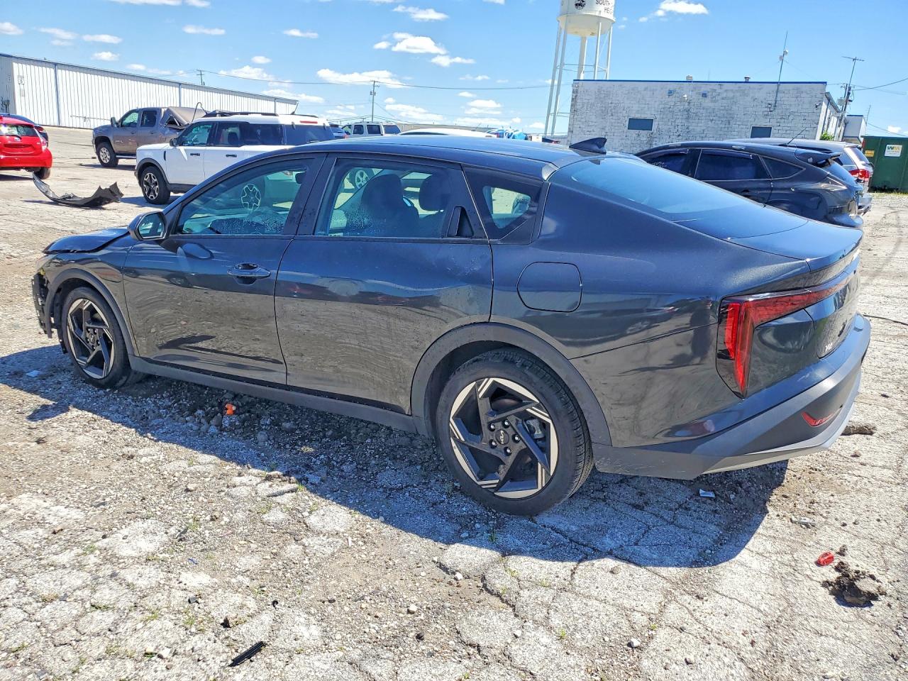 2025 KIA K4, VIN 3KPFU4DE2SE030008 — Photo 2