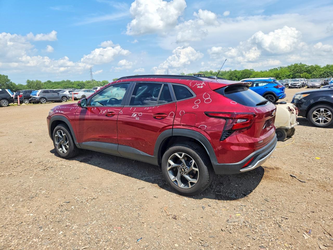 2025 CHEVROLET TRAX, VIN KL77LHEP7SC209566 — Photo 2