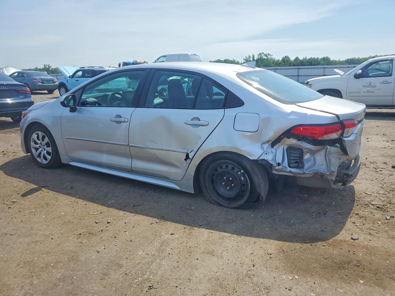 2025 TOYOTA COROLLA, VIN 5YFB4MDEXSP354370 — Photo 2