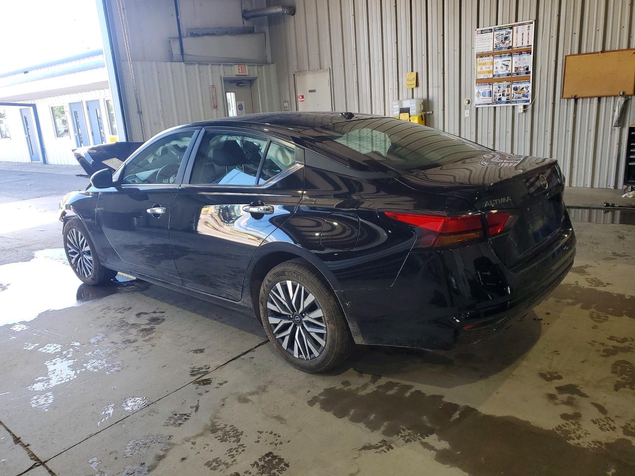 2025 NISSAN ALTIMA, VIN 1N4BL4DW7SN423207 — Photo 2
