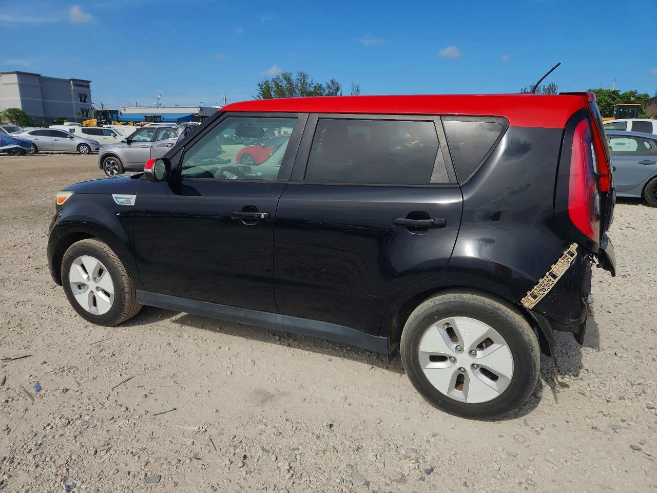 2015 KIA SOUL EV, VIN KNDJX3AE0F7002875 — Photo 2