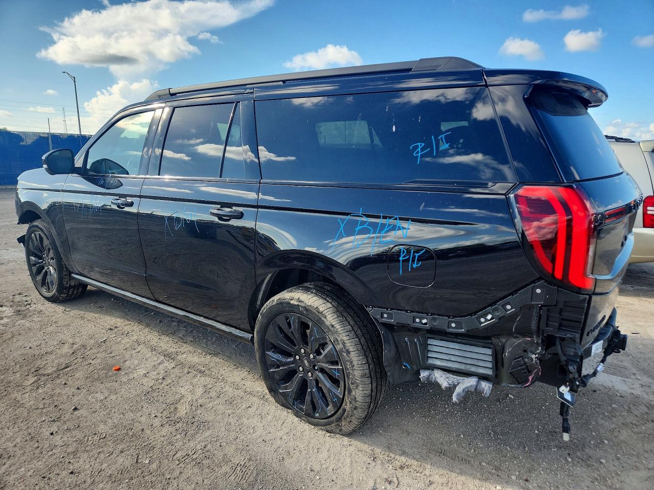 2025 FORD EXPEDITION, VIN 1FMJK1M88SEA72702 — Photo 2