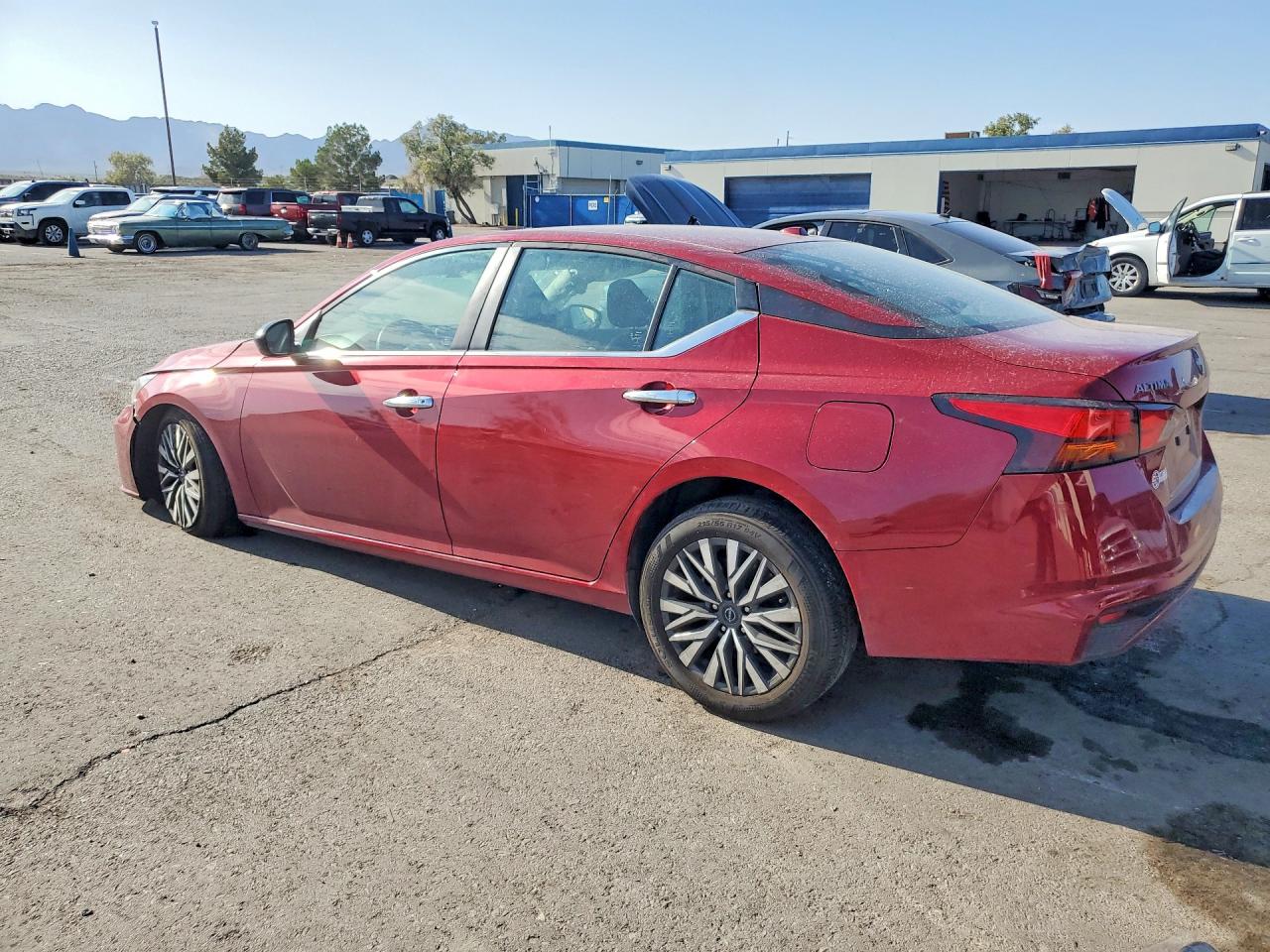 2025 NISSAN ALTIMA, VIN 1N4BL4DV2SN303127 — Photo 2