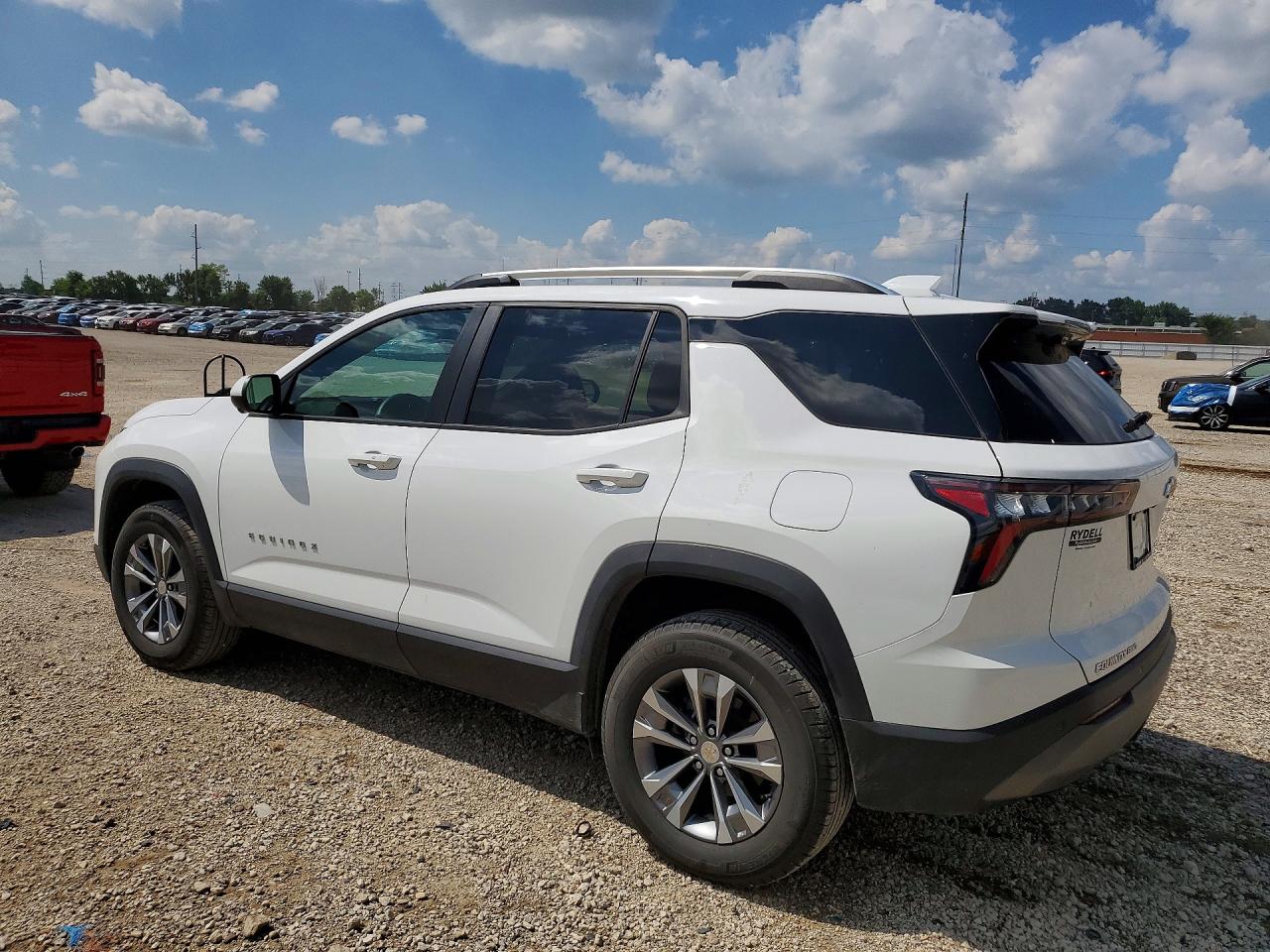 2025 CHEVROLET EQUINOX, VIN 3GNAXPEG7SL242215 — Photo 2