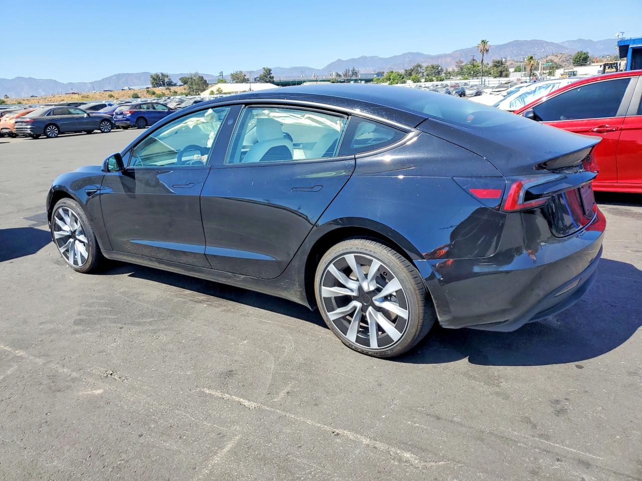 2025 TESLA MODEL 3, VIN 5YJ3E1EA0SF936355 — Photo 2