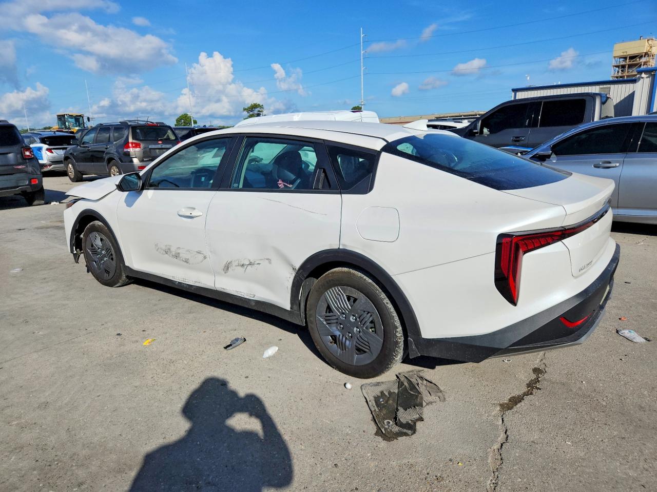 2025 KIA K4, VIN 3KPFT4DE4SE214160 — Photo 2