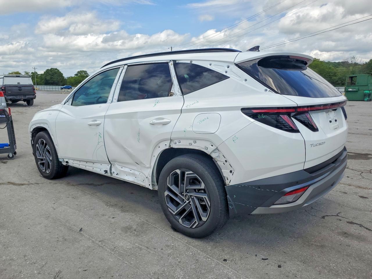 2025 HYUNDAI TUCSON, VIN 3KMJE3DE5SE022774 — Photo 2