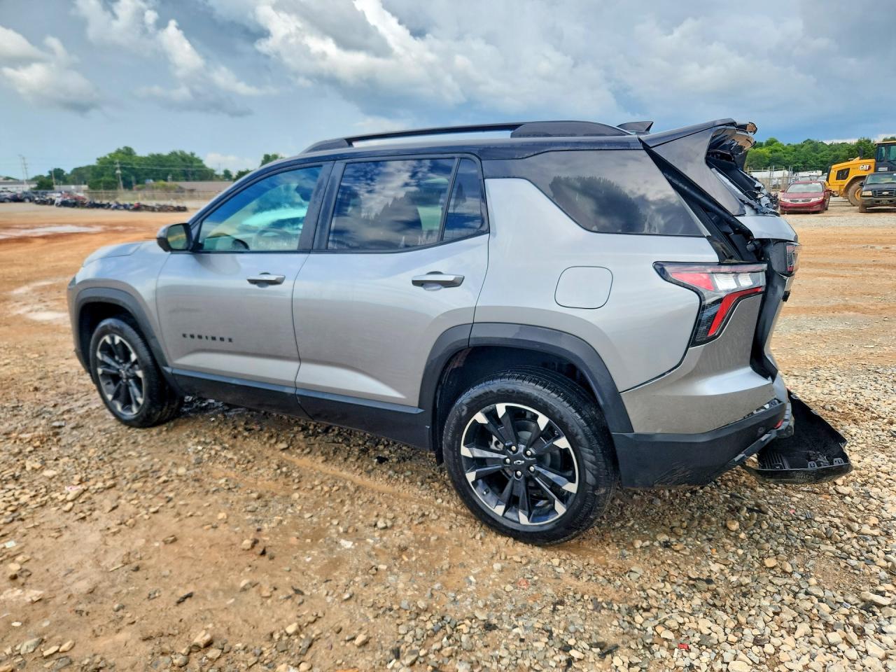 2025 CHEVROLET EQUINOX, VIN 3GNAXLEG6SL125816 — Photo 2