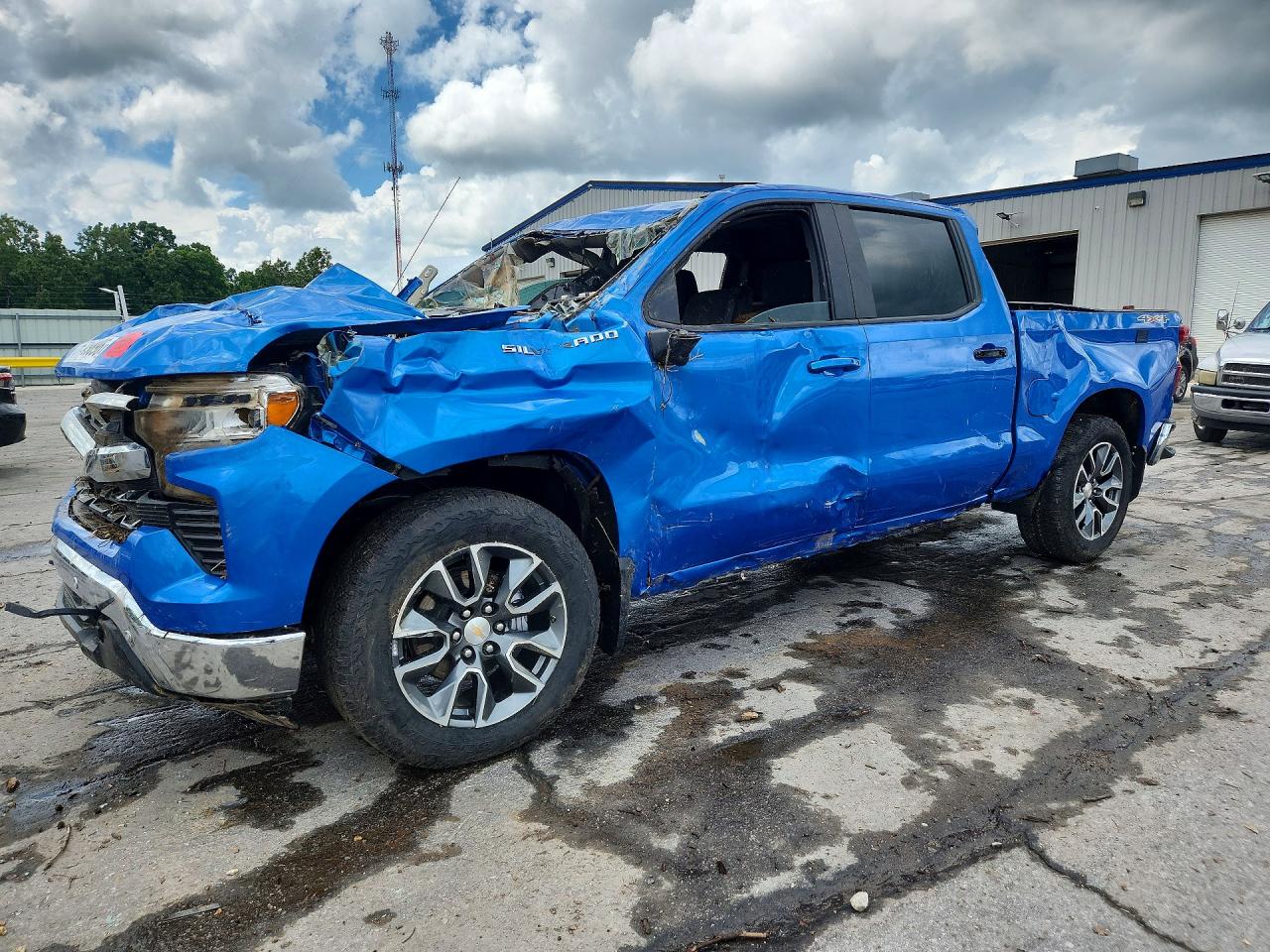 2025 CHEVROLET SILVERADO — VIN 3GCUKDE84SG206065 — Copart photograph