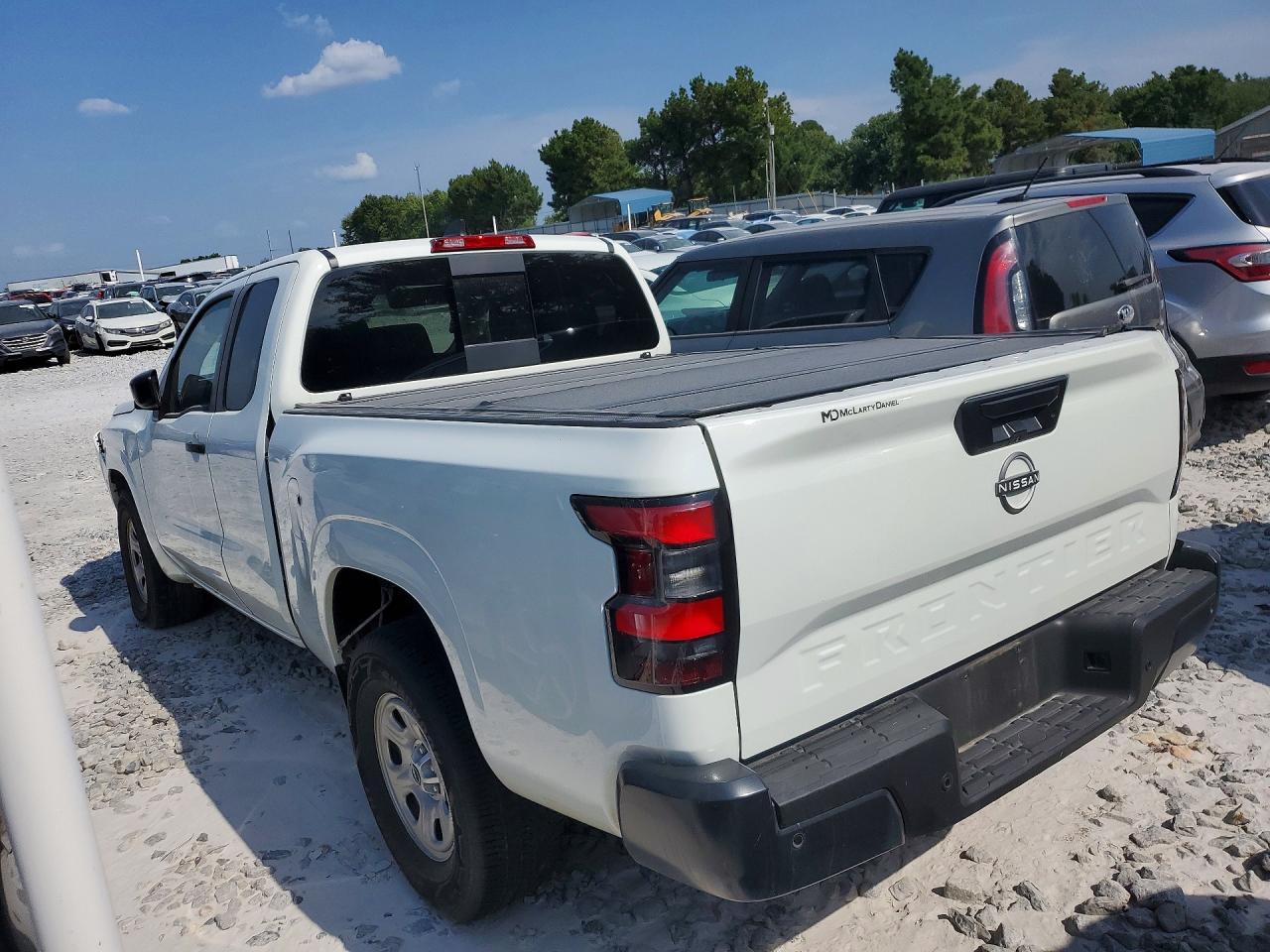 2025 NISSAN FRONTIER, VIN 1N6ED1CL1SN630862 — Photo 2