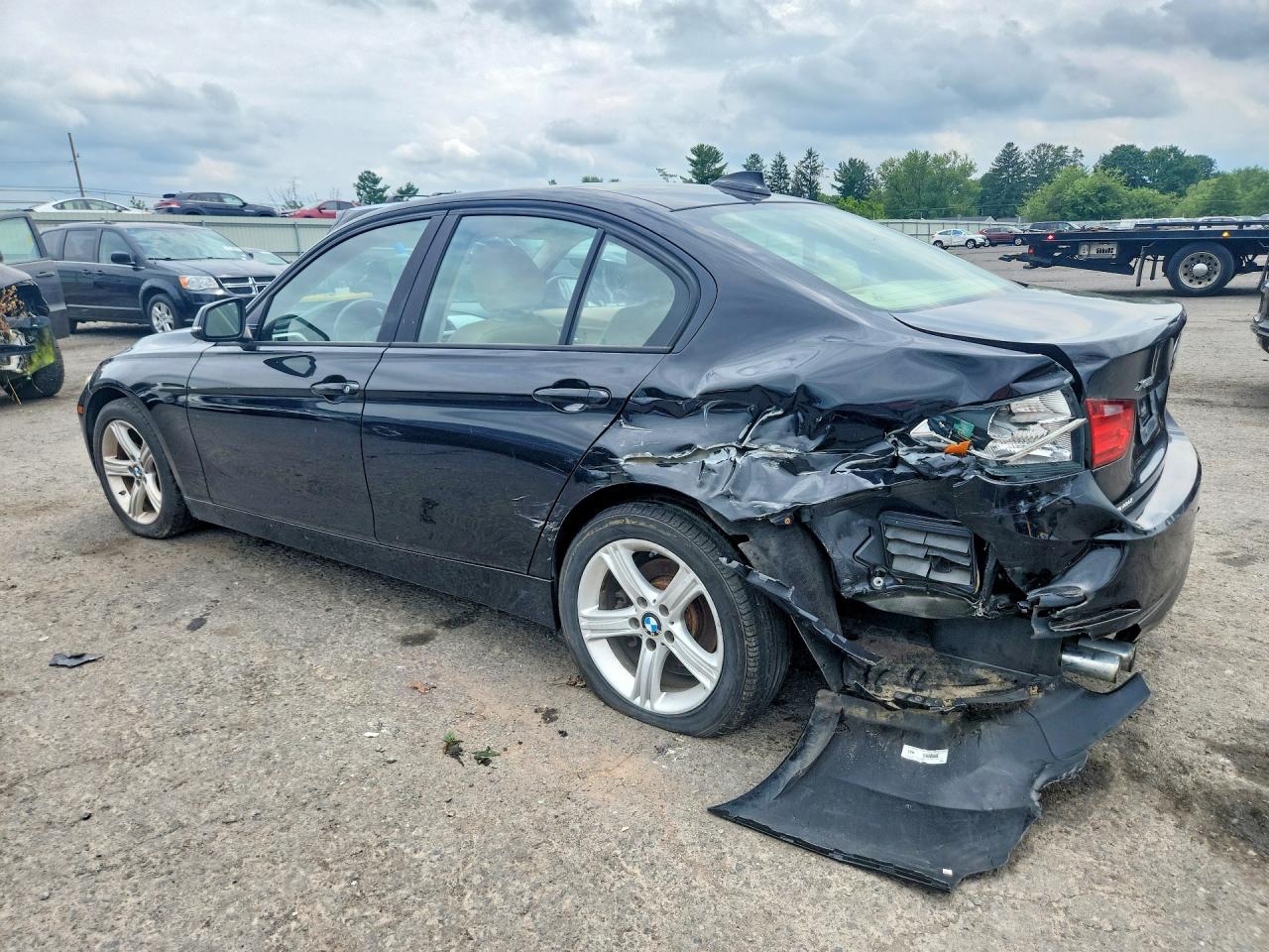 2013 BMW 328, VIN WBA3B5C50DF591426 — Photo 2