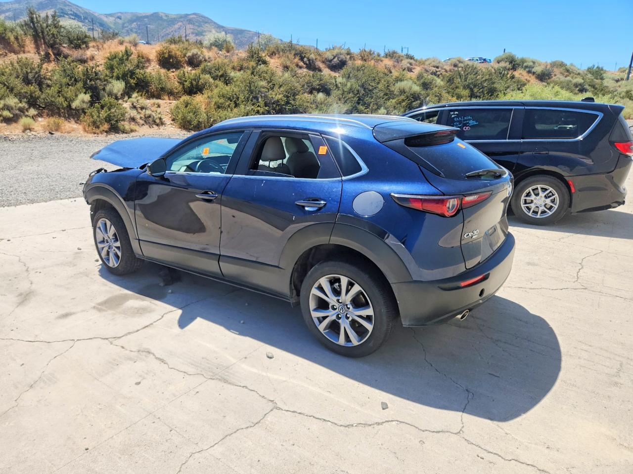 2025 MAZDA CX-30, VIN 3MVDMBCM9SM780823 — Photo 2
