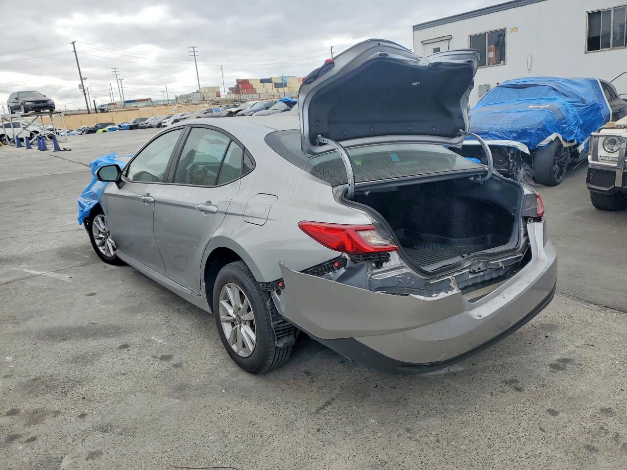 2025 TOYOTA CAMRY, VIN 4T1DAACK7SU097030 — Photo 2