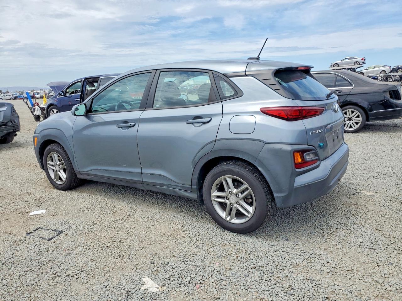 2020 HYUNDAI KONA, VIN KM8K12AA1LU501805 — Photo 2