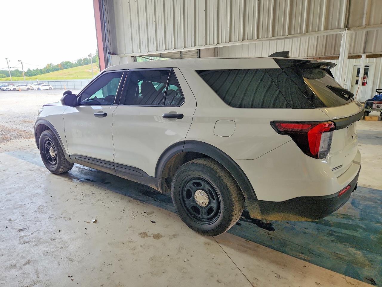 2025 FORD EXPLORER, VIN 1FM5K8AB5SGB45488 — Photo 2