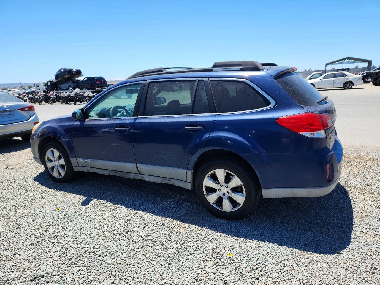 2010 SUBARU OUTBACK, VIN 4S4BRBGC3A3382689 — Photo 2