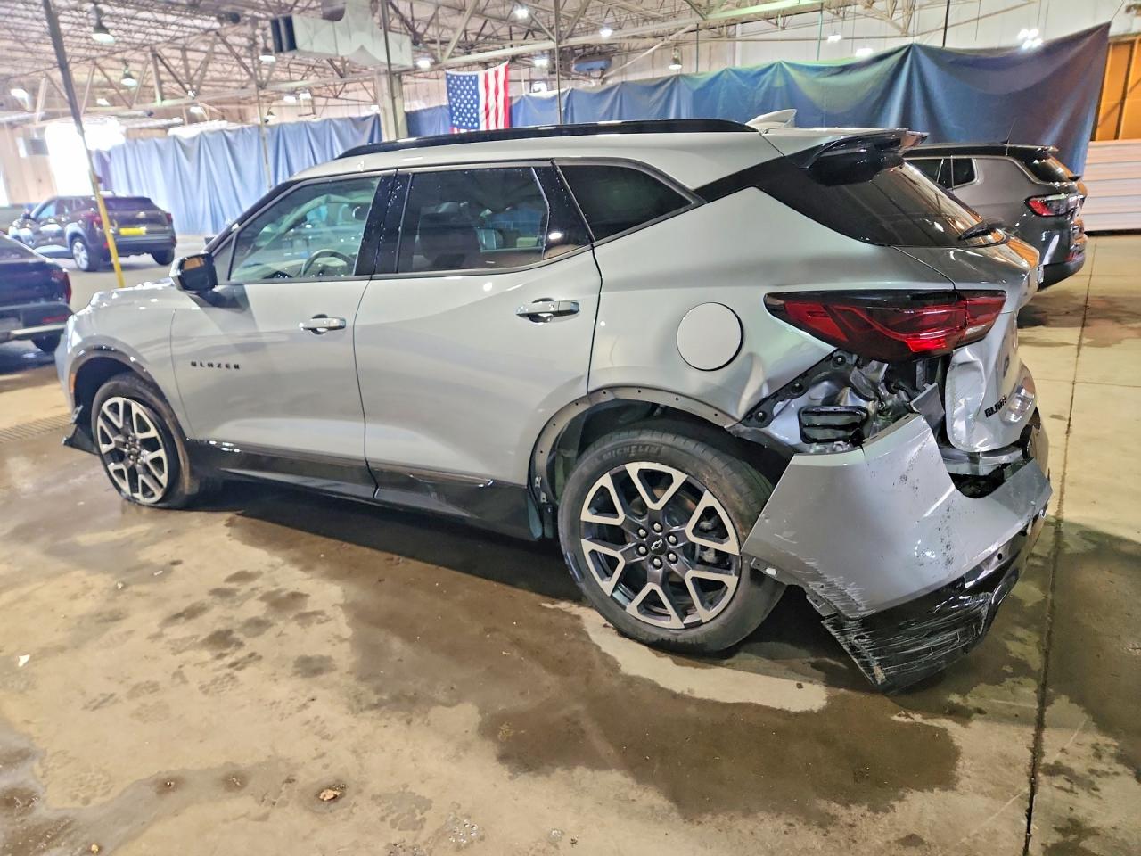 2025 CHEVROLET BLAZER, VIN 3GNKBERSXSS238395 — Photo 2