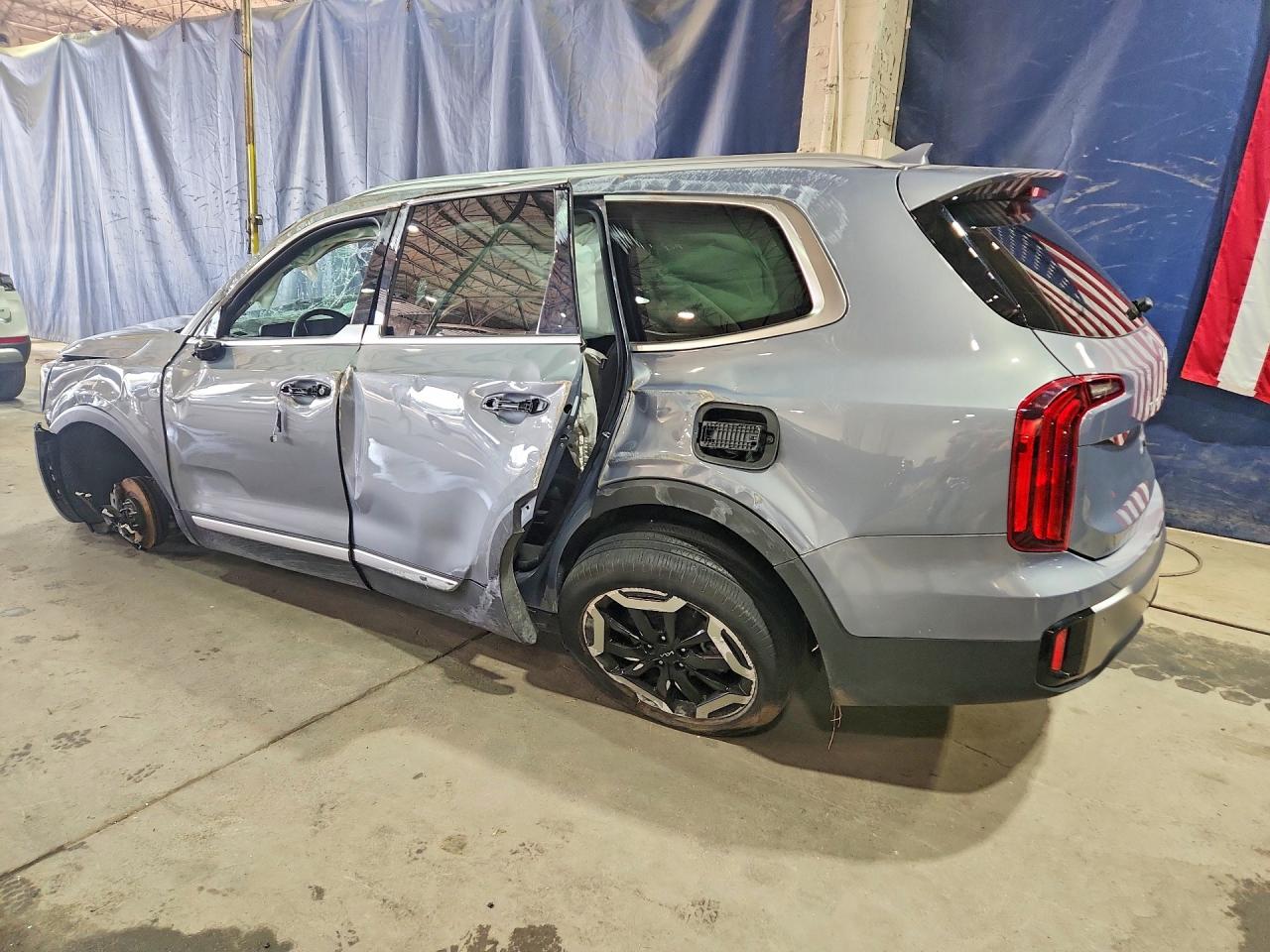 2025 KIA TELLURIDE, VIN 5XYP6DGC4SG653187 — Photo 2