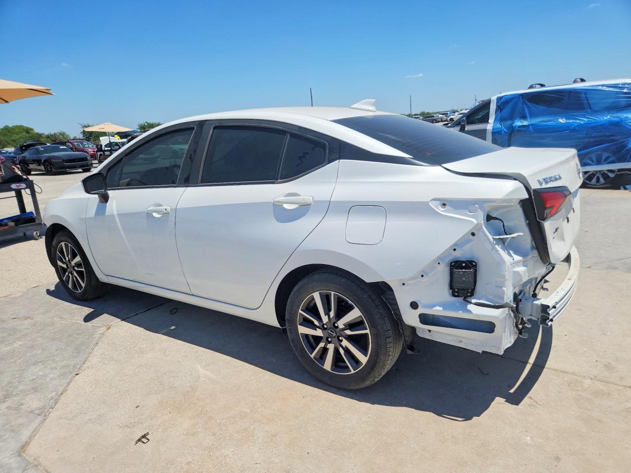 2025 NISSAN VERSA, VIN 3N1CN8EV8SL814634 — Photo 2