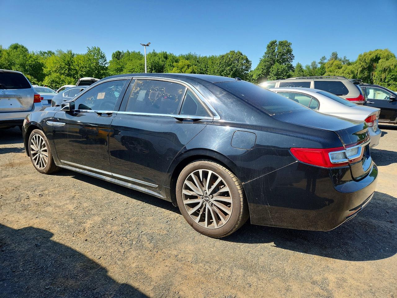 2017 LINCOLN CONTINENTAL, VIN 1LN6L9TP0H5603118 — Photo 2