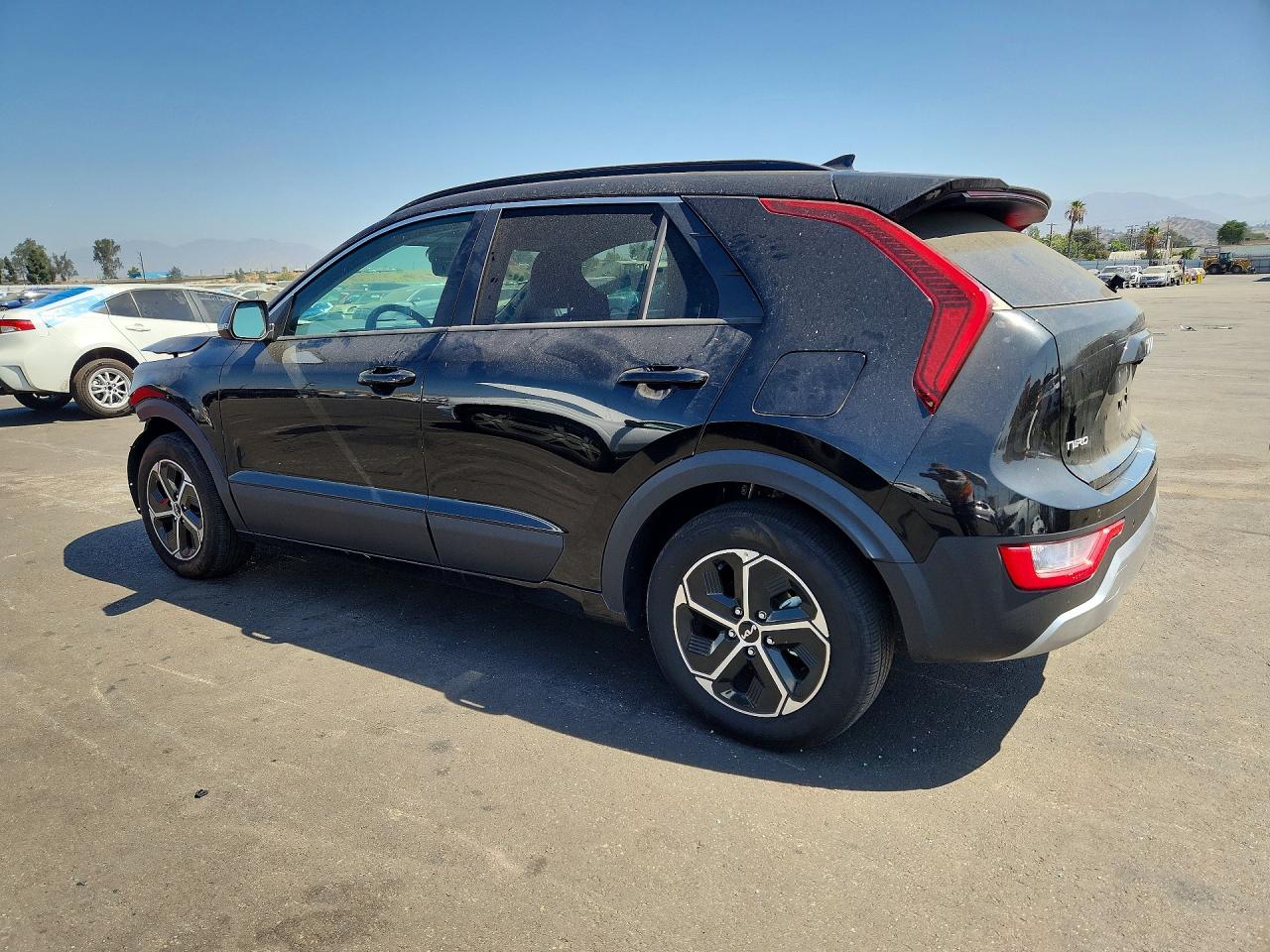 2025 KIA NIRO, VIN KNDCR3LE0S5238898 — Photo 2
