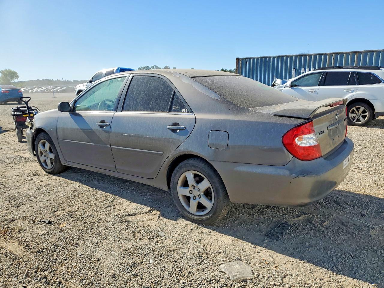 2003 TOYOTA CAMRY, VIN 4T1BE32K33U785570 — Photo 2
