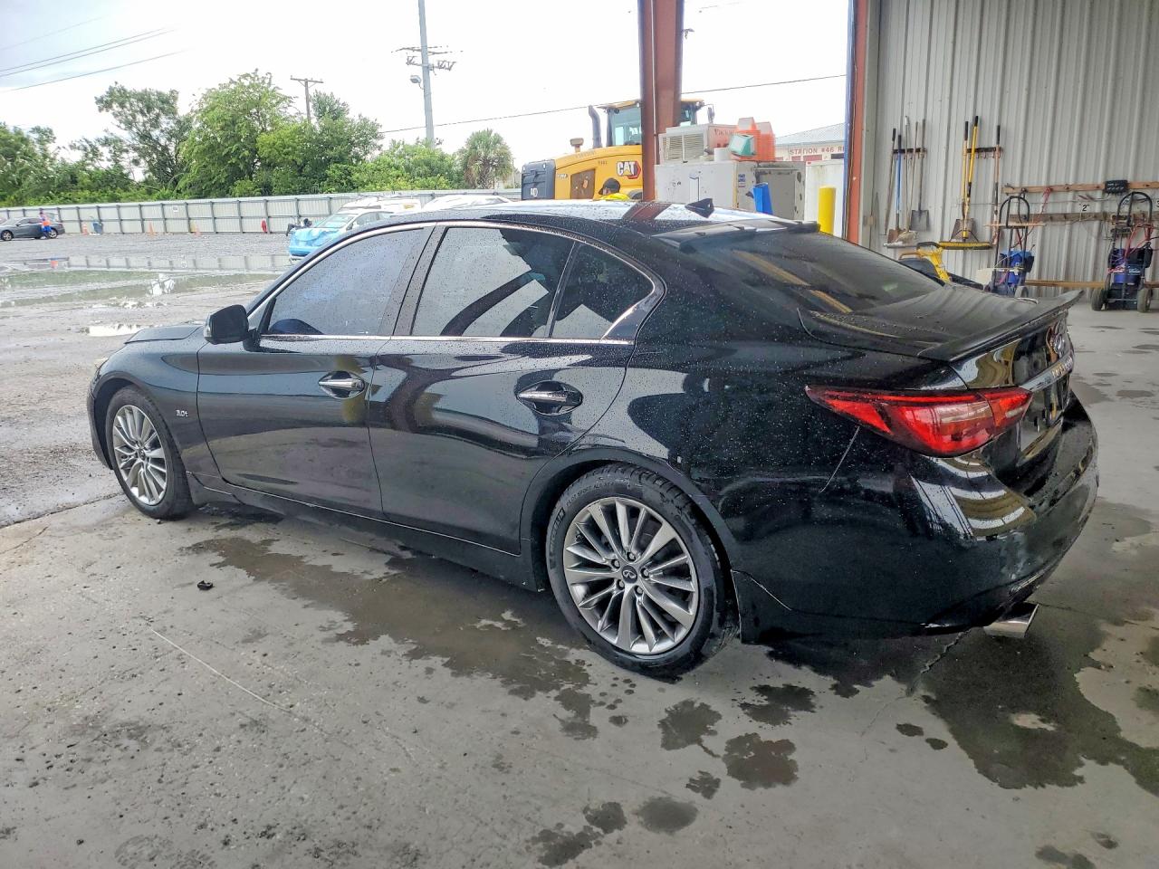 2018 INFINITI Q50, VIN JN1EV7AP9JM358335 — Photo 2
