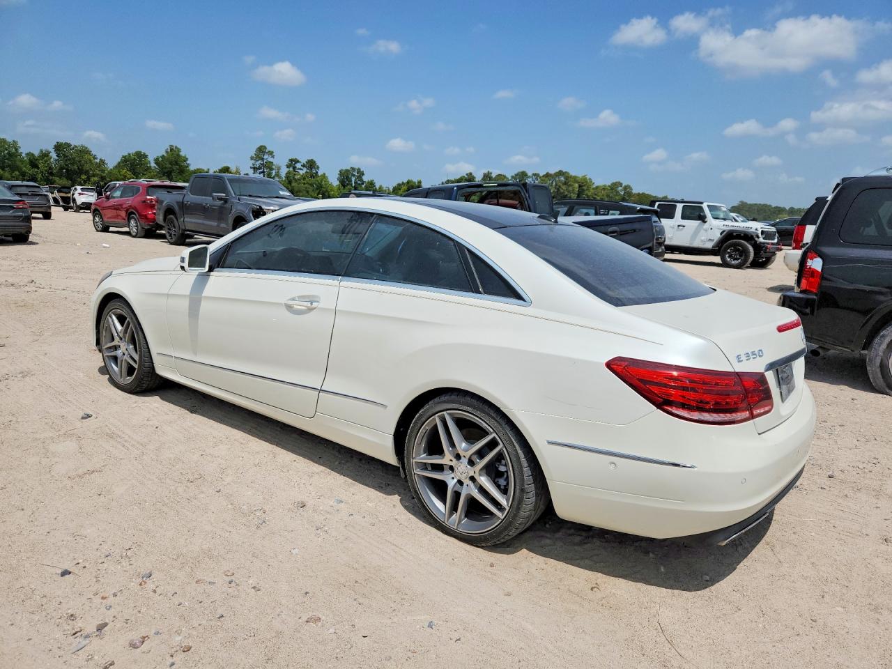 2014 MERCEDES-BENZ E, VIN WDDKJ5KB1EF230352 — Photo 2