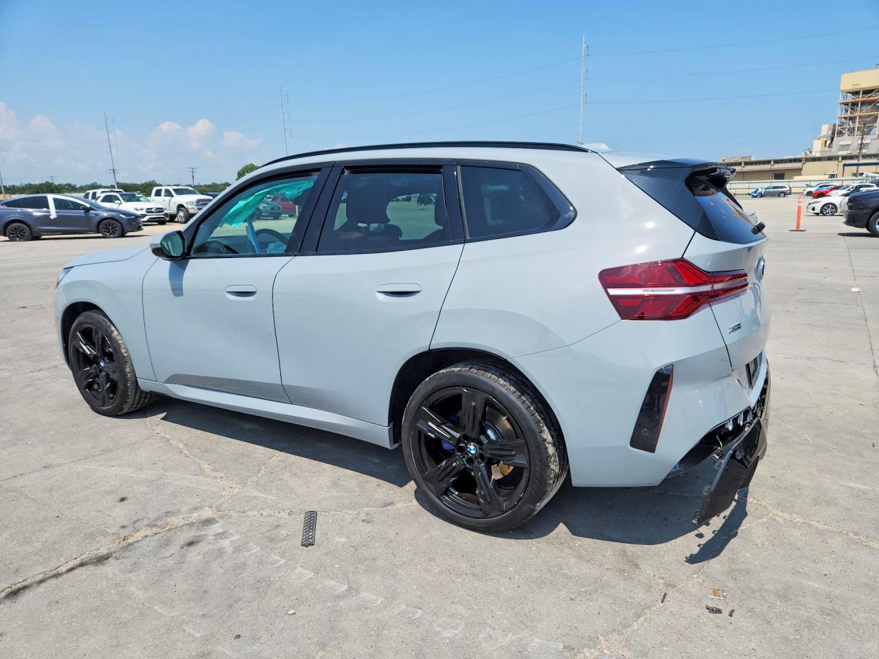 2025 BMW X3, VIN 5UX53GP02S9081222 — Photo 2