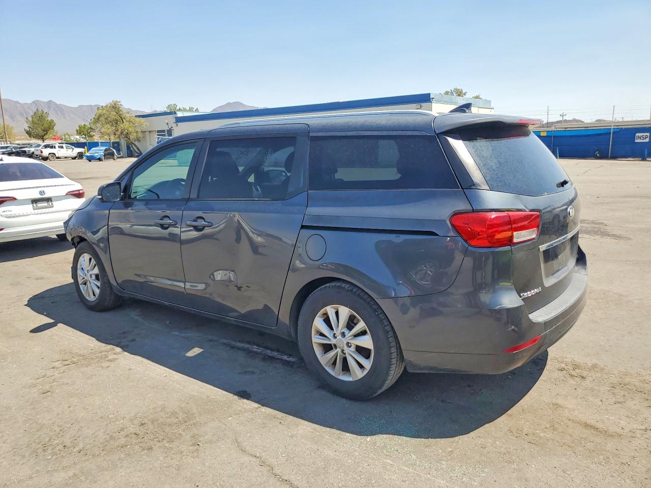 2015 KIA SEDONA, VIN KNDMB5C19F6062645 — Photo 2
