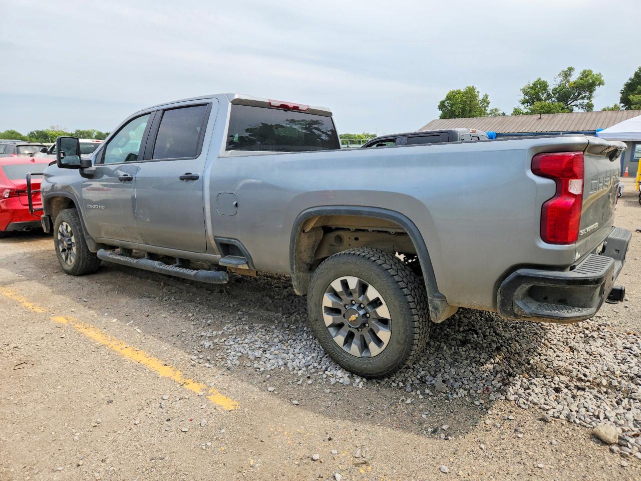 2025 CHEVROLET SILVERADO, VIN 1GC4KME78SF293185 — Photo 2