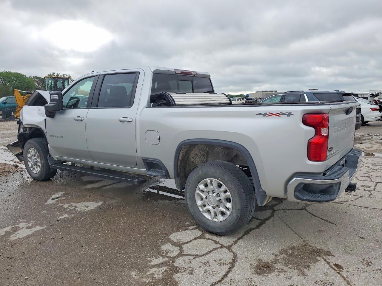 2020 CHEVROLET SILVERADO, VIN 1GC1YNEY9LF330195 — Photo 2