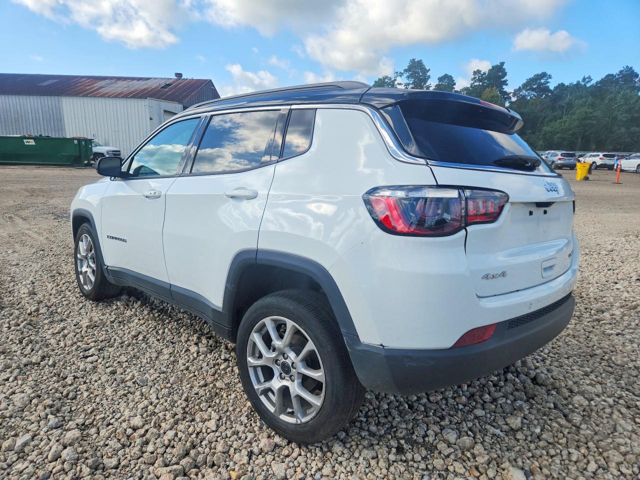 2025 JEEP COMPASS, VIN 3C4NJDCN9ST504893 — Photo 2