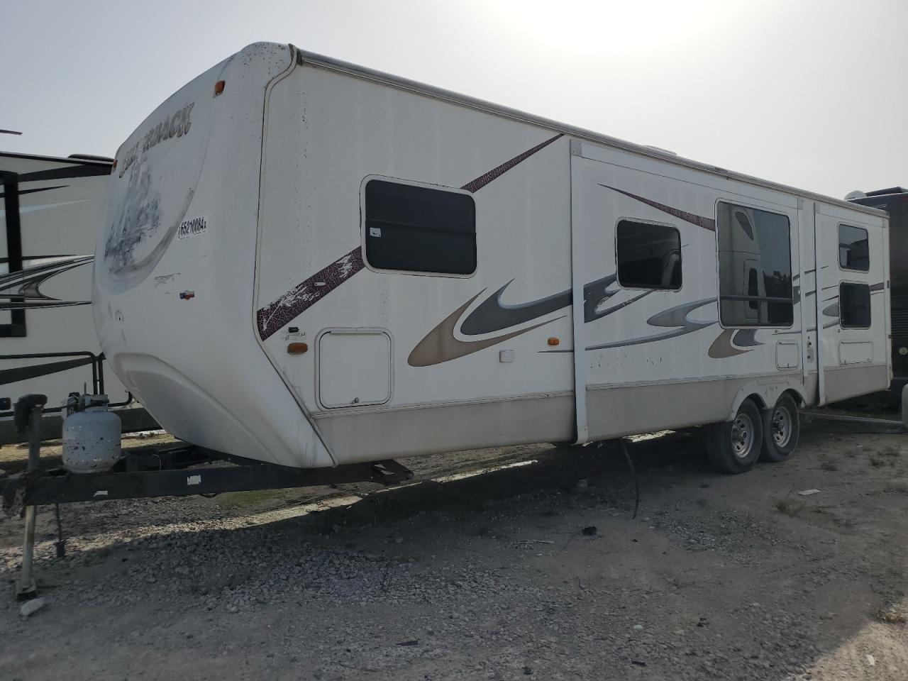 2006 CEDR SILVERBACK, VIN 4X4TCRG276P196352 — Photo 2